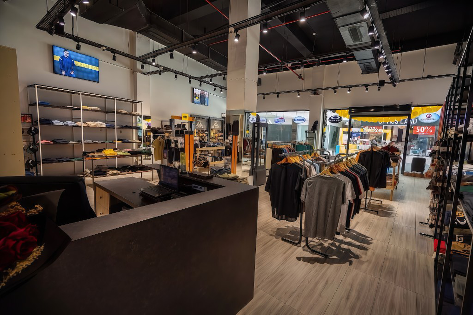 Luxury minimalism in commercial interiors
